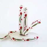 Купить недорого   Тесьма декоративная "Красные тюльпаны и сердечки", ширина 10мм, Acufactum Ute Menze,  в интернет магазине Фэмили хоби