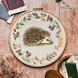 Купить недорого   Набор для вышивания Anchor "Meadow Hedgehog" /Луг Ежик/ 20*20см, MEZ Венгрия, ALXE014  в интернет магазине Фэмили хоби
