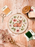 Купить недорого   Набор для вышивания Anchor "Meadow Fawn" /Луг Олень/ диаметр 20см, MEZ Венгрия, ALXE001  в интернет магазине Фэмили хоби